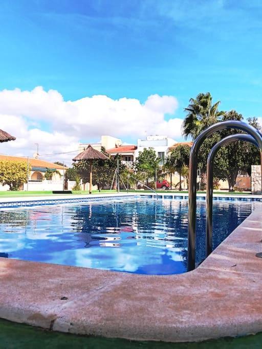 Cozy In Urb La Marina With Shared Pool Vakantiehuis San Fulgencio